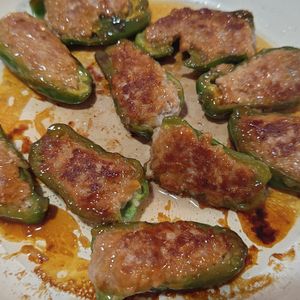 ぽんちゃんの作ってみた!投稿(【ピーマンの肉詰めの甘辛照り焼き】裏ワザで絶対失敗なし!)