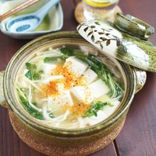 一手間で豆腐ぷるっぷる！白だしあんの湯豆腐