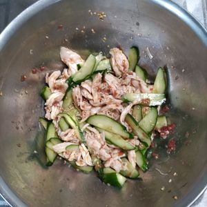 KUMIKOの作ってみた!投稿(【茹で鶏ときゅうりの梅肉わさび和え】さっぱり夏レシピ♡)