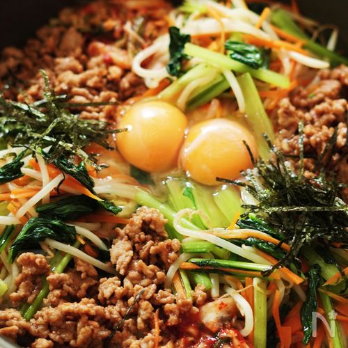 豚ひき肉で手軽に作る【絶品フライパン石焼ビビンバ】