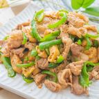 【豚肉のオイスター炒め】ピーマンと油揚げでボリューム満点！