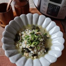 鶏ひき肉とわかめの鶏飯風雑炊