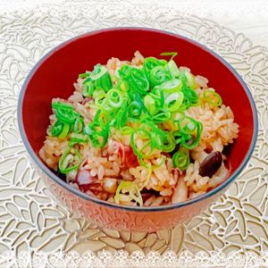 にゃ〜むずの作ってみた!投稿(牡蠣だし醤油で味が決まる！ほたるいかの旨だし炊き込みご飯)