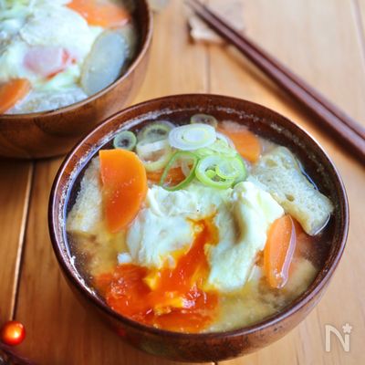 根菜とお揚げと落とし卵の味噌汁【褒められ和食】