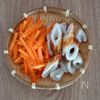 レンチン3分♪ちくわ×ほうれん草×にんじんのピリ辛ナムルの工程1