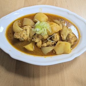 ゆいの作ってみた!投稿(【ほろほろ手羽元のバターカレー煮込み】全部入れて煮るだけ！)
