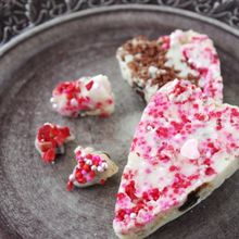 ベリー&クランチーな豆乳グラノラチョコバレンタインに♥