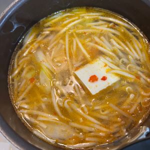 ぺんぎん？の作ってみた!投稿(家計にやさしい！豆腐ともやしのピリ辛スープ)