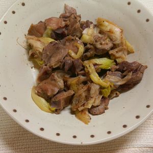 チョビの助の作ってみた!投稿(砂肝と白ネギの塩レモン炒め（食感コリコリ）)