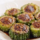 ほろ苦ゴーヤの肉詰め焼き