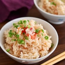 『トマトの鶏だし味噌炊き込みご飯』旨みがたっぷり！