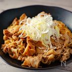 紹興酒香る豚バラの黒酢焼きそば