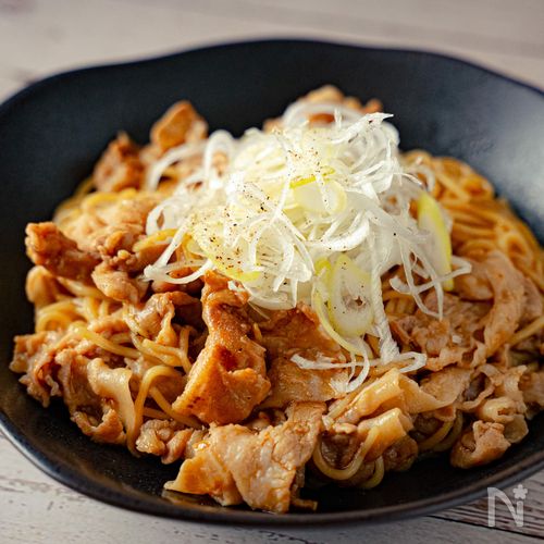 紹興酒香る豚バラの黒酢焼きそば