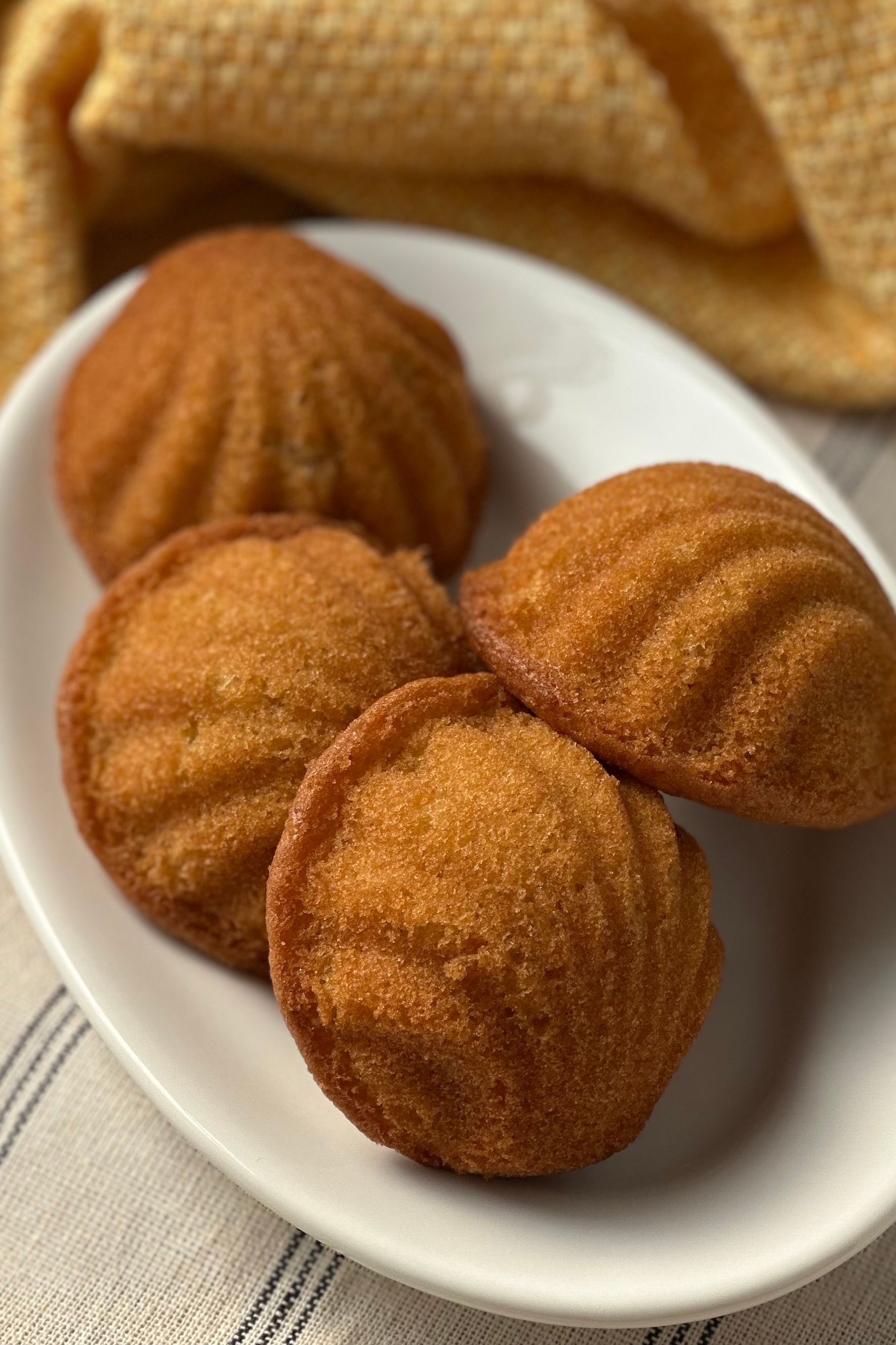 レモン香る♪】米粉のレモンマドレーヌ | レシピサイトNadia