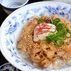 豚肉のコクうま温玉丼