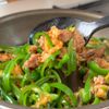 パパッと作れて大満足！ひき肉とお揚げの青椒肉絲の工程4