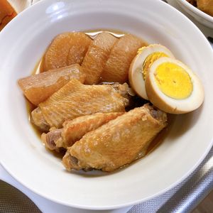 394996の作ってみた!投稿(鶏手羽元と大根の甘辛煮。ひと手間でおいしく！ご飯が進むおかず)