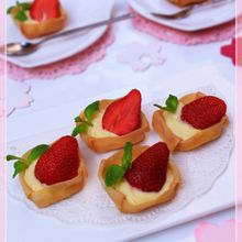 春巻きの箱で✿苺のカスタードタルト
