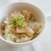たけのこと油揚げのだし炊き混ぜごはん