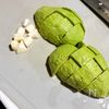 鶏モモ肉とアボカドの塩レモン炒めの下準備