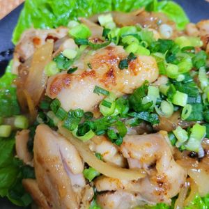 ヴェルの作ってみた!投稿(行列の定食屋さんの🤩鶏のガリバタオイスター炒め定食🍚)