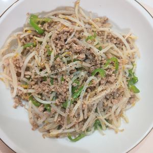 milkの作ってみた!投稿(もやしとピーマンの醤油だけ炒め。)