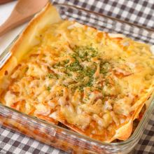 重ねて焼くだけ！◎簡単なのに本格的✨【春巻きの皮でラザニア】