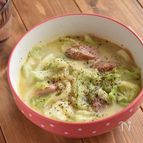 【キャベツとウインナーの豆乳うどん】スープまで飲み干したい！
