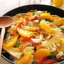 鶏胸肉と春野菜ココナッツオレンジ炒め