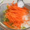 【切ってあえるだけで絶品！】春野菜で作る和風コールスローの工程1