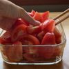 驚くほど甘くなる　トマトの白だしマリネの工程2