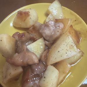 1015810の作ってみた!投稿(【じゃがいもと鶏肉のガーリックバター醤油】ごはんがすすむ♪)