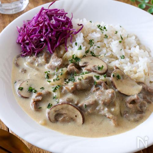 パパッとできるごちそう♪【牛肉のマスタードクリーム煮込み】