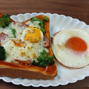 ゆの作ってみた!投稿(ピザトーストでおうちランチ)