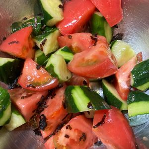 ここあの作ってみた!投稿(5分で完成！【トマトときゅうりの胡麻塩昆布和え】お手軽副菜♩)