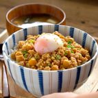 5分で絶品！【ひよこ豆の鶏そぼろ丼】