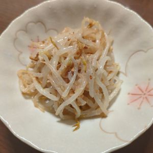 たりおの作ってみた!投稿(5分で!もやしナムル。レンジで簡単おつまみ、あと一品の副菜。)