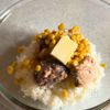 鮭缶とコーンのバターしょうゆ混ぜごはんの工程2