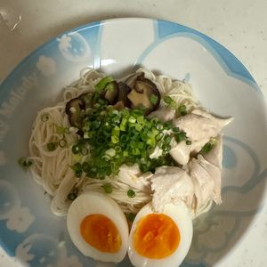 りぼんちゃんの作ってみた!投稿(超簡単♪やみつき鶏塩そうめん（ほぼ茹でない！）)
