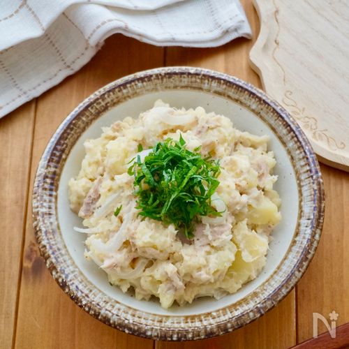 あと一品に！ツナ玉ねぎの優しいホットポテサラ