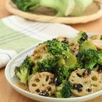 ブロッコリーとれんこんの海苔ごま和え