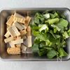 【厚揚げと小松菜の味噌炒め】10分 主役になれる!栄養補給にの工程1