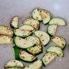 【ご飯がすすむ！】豚肉とズッキーニの塩にんにく炒めの工程3