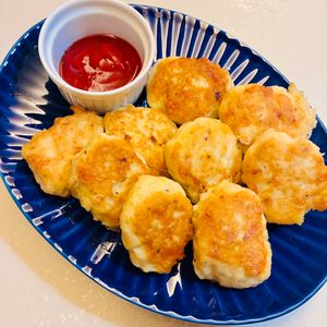 うにもの作ってみた!投稿(【捏ねて焼くだけ！コンソメチーズの豆腐ナゲット】)