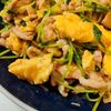 1076100の作ってみた!投稿(【豚こまと豆苗のふわたま炒め】ご飯が進む節約おかず♡)