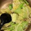 たっぷり野菜が美味♡『キャベツとニラのひき肉あんかけ丼』の工程1