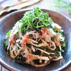 さっぱりサラダ＊大根とわかめの梅かつお和え
