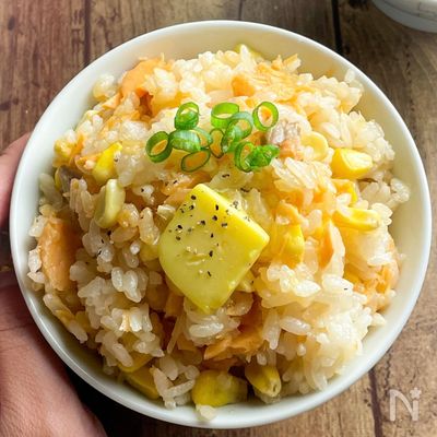 鮭とコーンのバター醤油ごはん