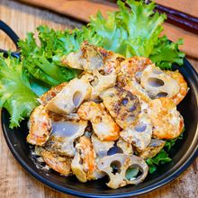 シャキシャキ食感の「海老マヨ蓮根炒め」