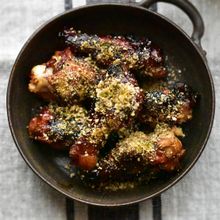お鍋に10分放置♡冷めても美味しい手羽元の八丁味噌バター煮